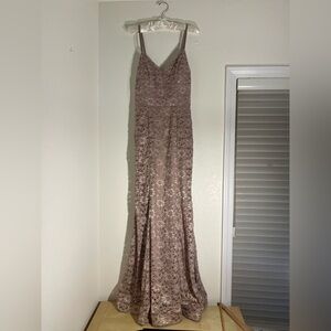 Lace Maxi Dress in Soft pink